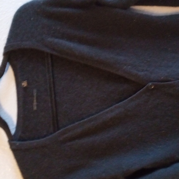 100% Cashmere Black V-neck Button Cardigan Sweater M - Picture 2 of 3